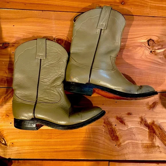 8 VINTAGE COWBOY BOOTS Womens,vintage gray boots,vintage western boots womens - Picture 1 of 7